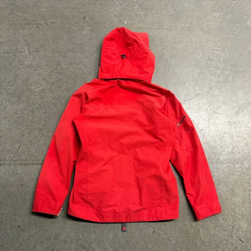Patagonia Mens Red Waterproof Hardshell Hooded Rain Jacket‎ Size Small